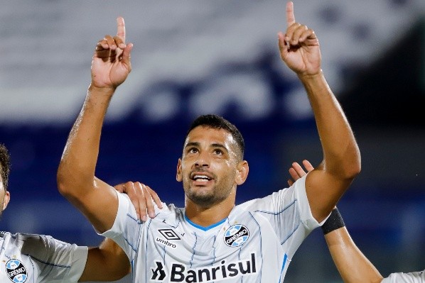 Diego Souza tem contrato no Grêmio até dezembro e já sofre paquera do Vasco (Foto: Nathalia Aguilar – Pool/Getty Images Paraguay)