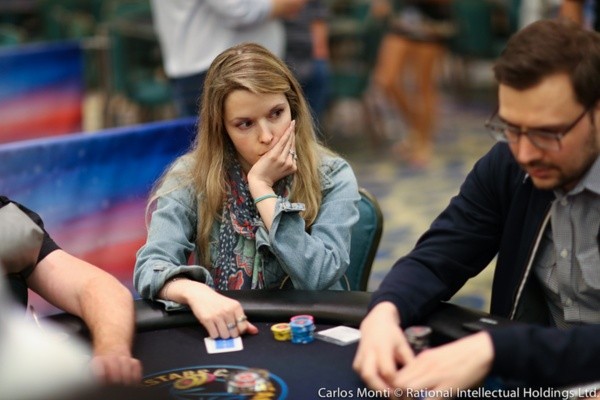 Maria Lampropulos em ação durante o PCA (Foto: Carlos Monti/Dilvugação PokerStars)