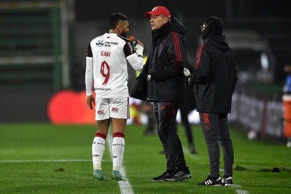 Jornalista Mauro Cezar detona estreia de Renato Gaúcho no Fla: 'Jogar dessa maneira é injustificável'. (Foto: Getty Images)