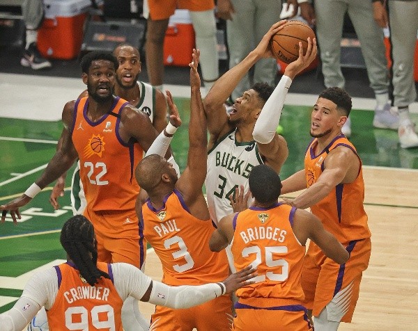 Giannis Antetokounmpo Bucks Suns Giannis Antetokounmpo Bucks Suns