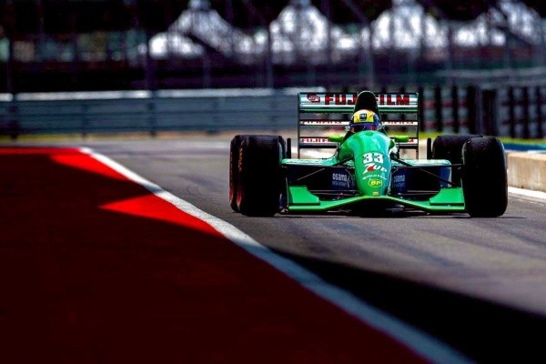 Mick Schumacher conduce un Jordan 191 para el debut de su padre en la F1