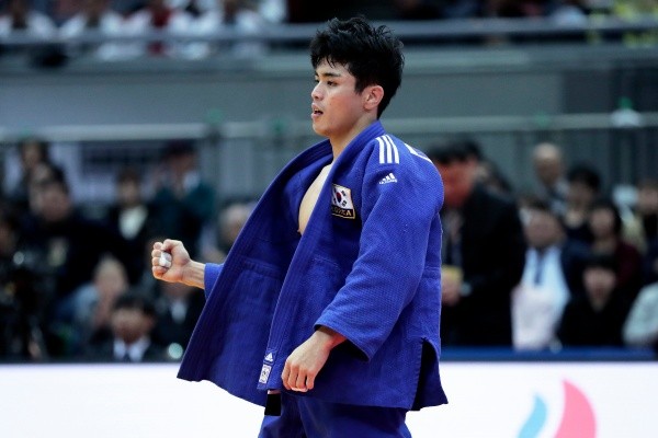 Eric Takabatake enfrenta Soukphaxay Sithisane | Crédito: Getty Images