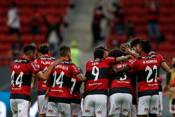 Jogadores do Fla comemorando gol. (Foto: Getty Images)