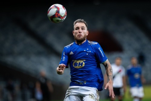 Bruno José também não encontra o caminho do gol a nove jogo: