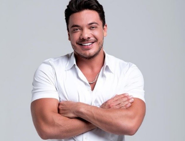 Safadão posa para foto. Reprodução/Instagram