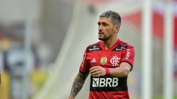 RJ - Rio de Janeiro - 25/07/2021 - BRASILEIRO A 2021, FLAMENGO X SAO PAULO - De Arrascaeta jogador do Flamengo durante partida contra o Sao Paulo no estadio Maracana pelo campeonato Brasileiro A 2021. Foto: Thiago Ribeiro/AGIF RJ - Rio de Janeiro - 25/07/2021 - BRASILEIRO A 2021, FLAMENGO X SAO PAULO - De Arrascaeta jogador do Flamengo durante partida contra o Sao Paulo no estadio Maracana pelo campeonato Brasileiro A 2021. Foto: Thiago Ribeiro/AGIF