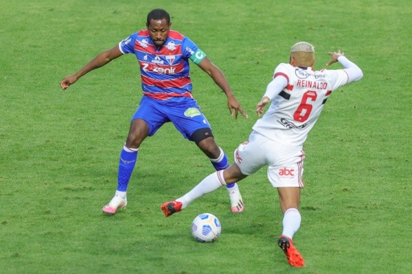 Fortaleza em campo pelo Brasileirão. (Foto: Marcello Zambrana/AGIF)