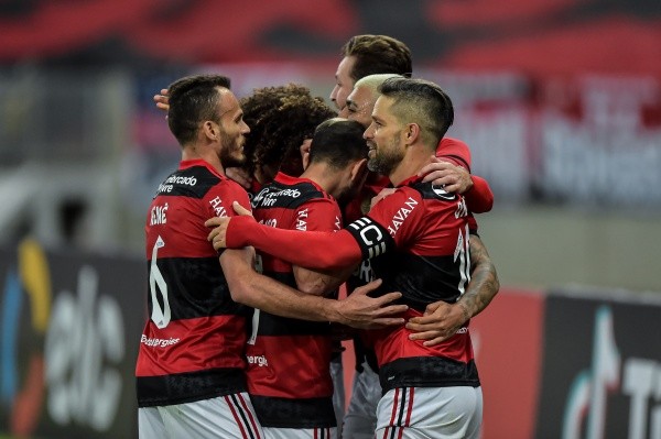 Flamengo em campo comemorando gol. (Foto: Thiago Ribeiro/AGIF) Flamengo em campo comemorando gol. (Foto: Thiago Ribeiro/AGIF)
