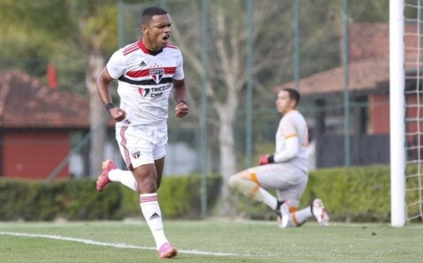 Juan tem sido o destaque do São Paulo na base, com 5 gols e 3 assistências no BR-SUB20 (Foto: Anderson Rodrigues / São Paulo FC)
