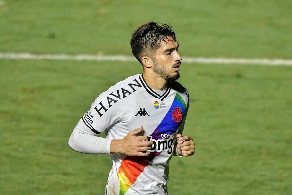 Andrey tem contrato expirando em São Januário em dezembro e pode deixar o Vasco de graça (Foto: Thiago Ribeiro/AGIF)