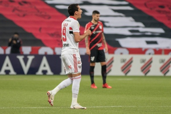 Pablo foi o autor dos dois gols na vitória são-paulina neste sábado. (Foto: Robson Mafra/AGIF)