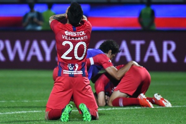 Villasanti chega ao Grêmio por indicação do amigo Churín, também ex-Cerro Porteño (Foto: Amilcar Orfali/Getty Images Paraguay)