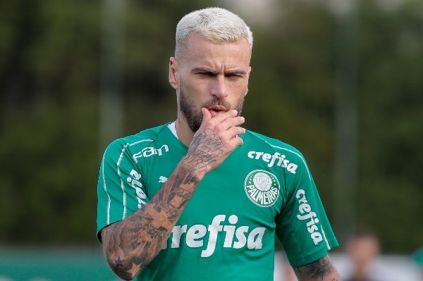Camisa 20 sequer foi relacionado contra o São Paulo pela Libertadores (Foto:Marcello Zambrana/AGIF)