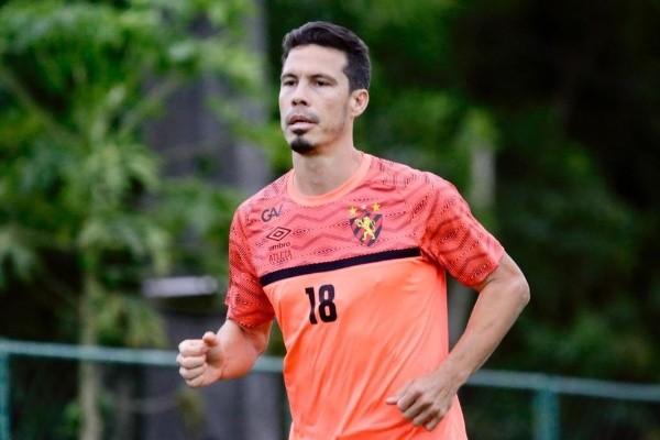 Hernanes treinando com o Sport. (Foto: Anderson Stevens / Sport Club do Recife)