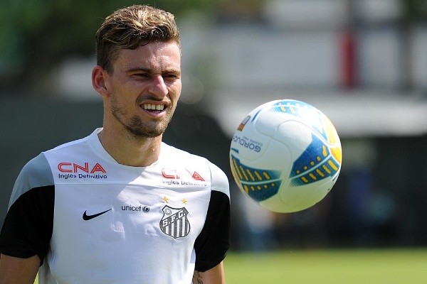 Lucas Lima teve boa passagem pelo Santos, onde foi bicampeão paulista como titular (Foto:Ivan Storti/Santos FC)
