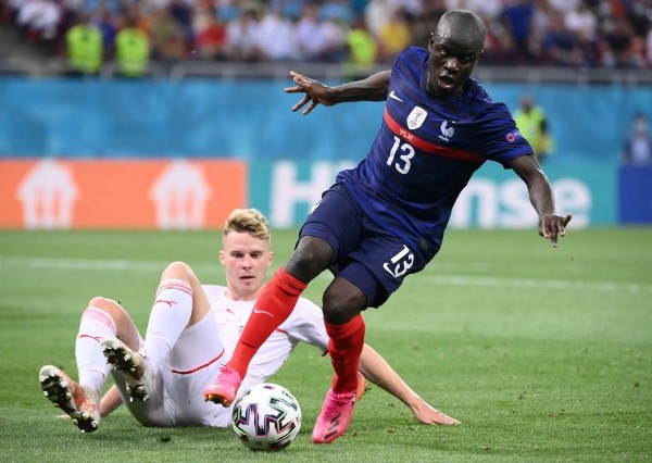 Kanté em campo pela Seleção Francesa. (Foto: Getty Images)