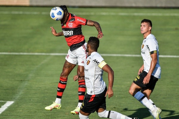 Sport em campo pelo Brasileirão contra o Flamengo. (Foto: Thiago Ribeiro/AGIF)