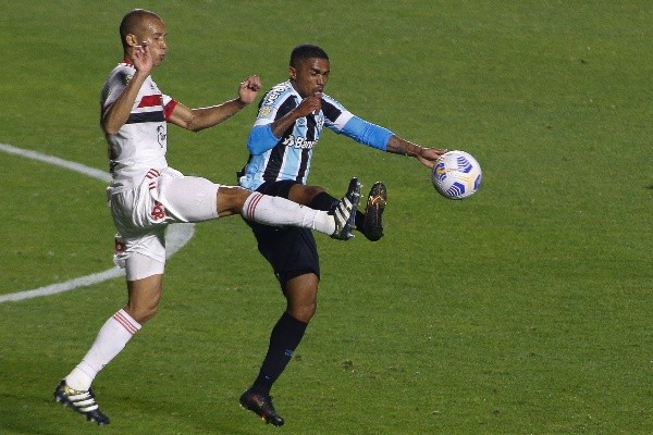 São Paulo em campo contra o Grêmio. (Foto: Getty Images)