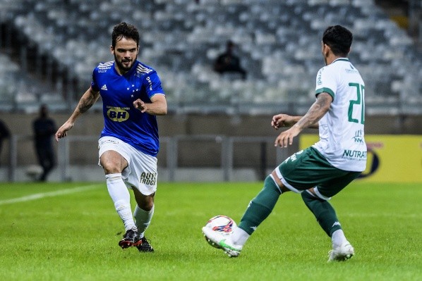 Lateral Norberto sentiu lesãomuscular na coxa direita e está fora dos próximos jogos (Foto: Gustavo Aleixo/Cruzeiro)