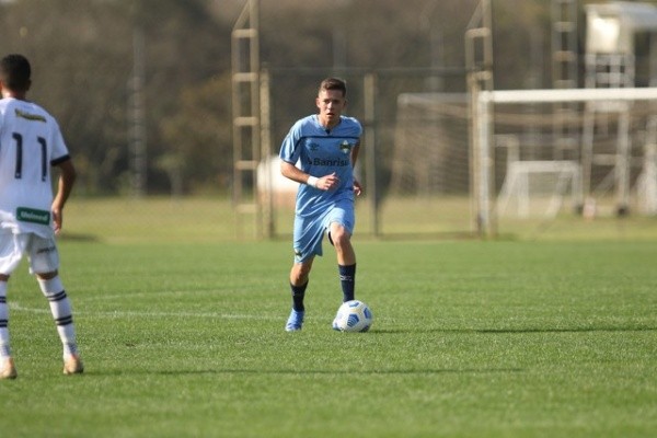 Pedro Lucas em ação pelo Grêmio sub-21 contra o Figueirense, pelo Brasileirão de Aspirantes (Foto: Cristiano Oliveski/Grêmio FBPA)