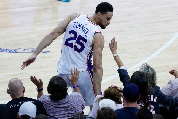 Ben Simmons vem sendo criticado pelo baixo rendimento ofensivo