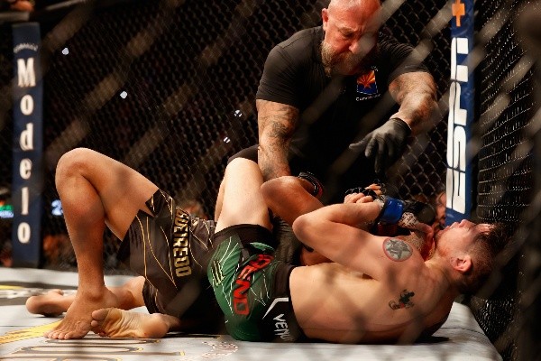 Deiveson perdeu o titulo para o mexicano em junho deste ano | Crédito: Getty Images