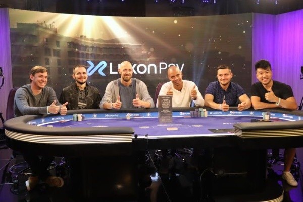 Essa foi a estrelada mesa final do Super High Roller Bowl (Foto: PokerNews)