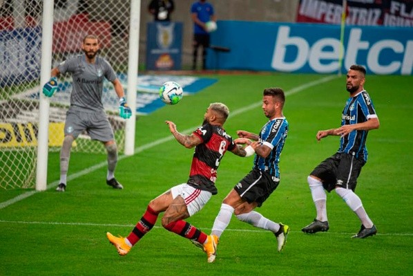 Flamengo x Grêmio em campo na temporada passada. (Foto: Alexandre Vidal/CRF)