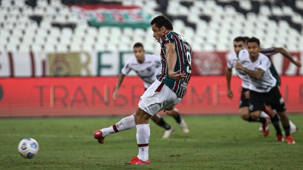 Fred marcou, de pênalti, seu 36º gol na Copa do Brasil