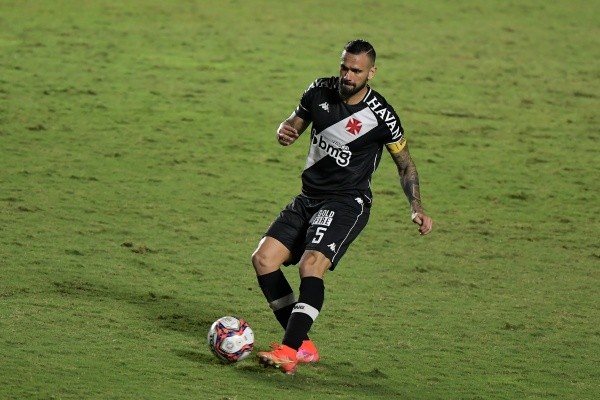 Leandro Castan está de volta e fica à disposição de Lisca para a partida – Foto:Thiago Ribeiro/AGIF