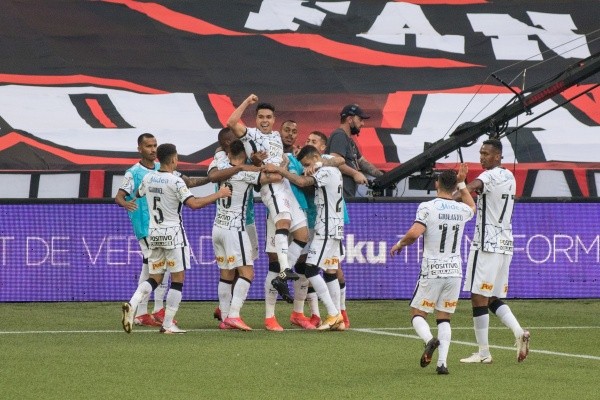 Corinthians em campo pelo Brasileirão. (Foto: Robson Mafra/AGIF) Corinthians em campo pelo Brasileirão. (Foto: Robson Mafra/AGIF)