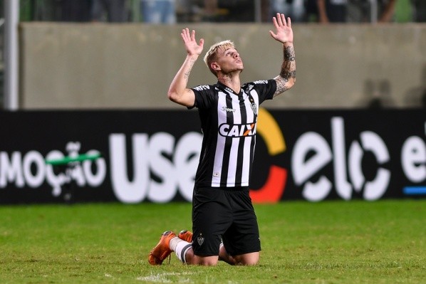 Róger Guedes atual no Brasil pela última vez defendendo o Atlético-MG | Crédito: Getty images
