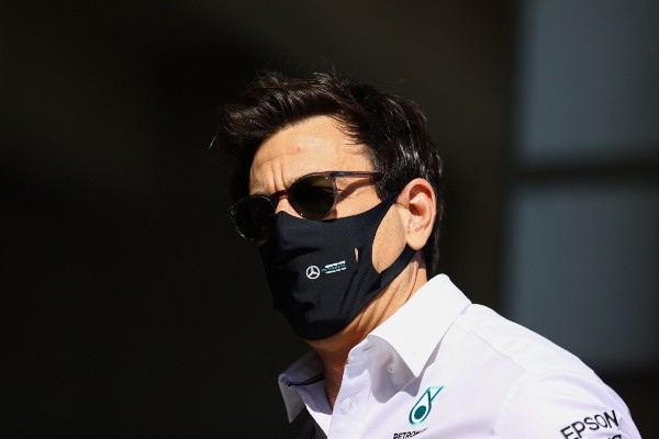 Toto Wolff afirmou que já se decidiu entre Bottas e Russell