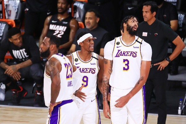 Rondo vai voltar a atuar ao lado de LeBron James e Anthony Davis pelos Lakers