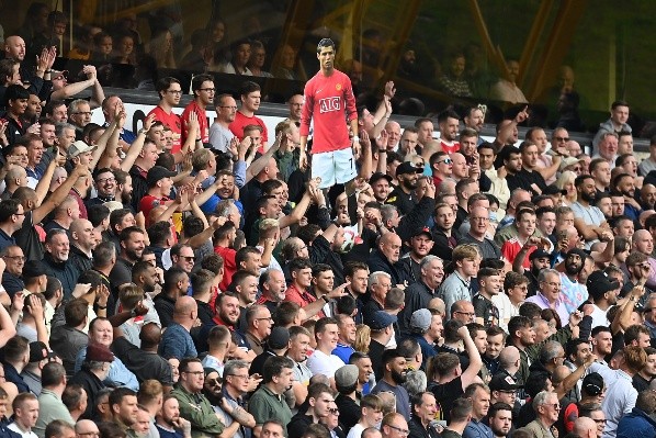 Torcida do Manchester United comemorando a chegada de Cristiano Ronaldo. (Foto: Getty Images) Torcida do Manchester United comemorando a chegada de Cristiano Ronaldo. (Foto: Getty Images)