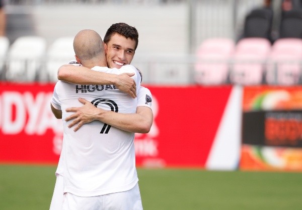 Robbie Robinson Gonzalo Higuaín