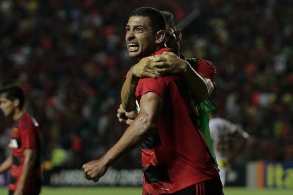 Centroavante fez sucesso pelo Sport de 2014 a 2017 (Foto: Clélio Tomaz/AGIF)