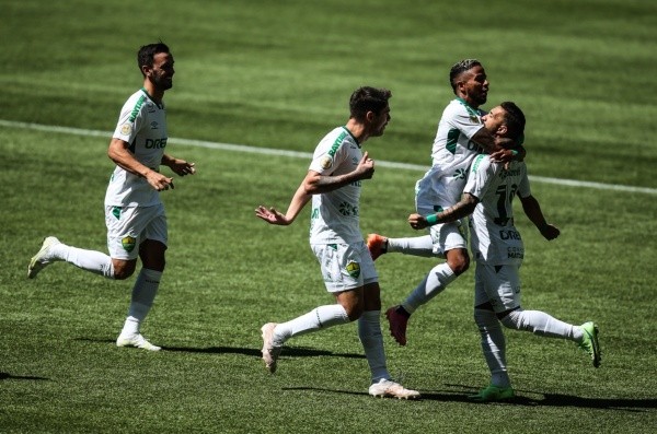 Comemoração de gol do Cuiabá. Foto: Getty Images