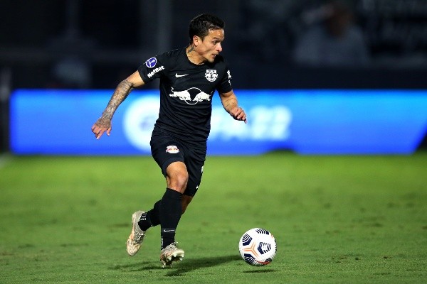 Artur em campo pelo Bragantino. (Foto: Getty Images)
