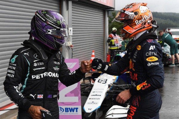 Hamilton e Verstappen no GP da Bélgica. (foto: Getty Images)