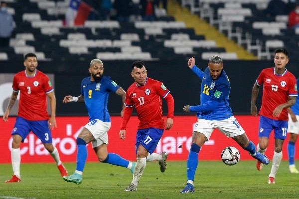 Chile e Brasil pelas Eliminatórias da Copa do Mundo 2022. (Foto: Getty Images)