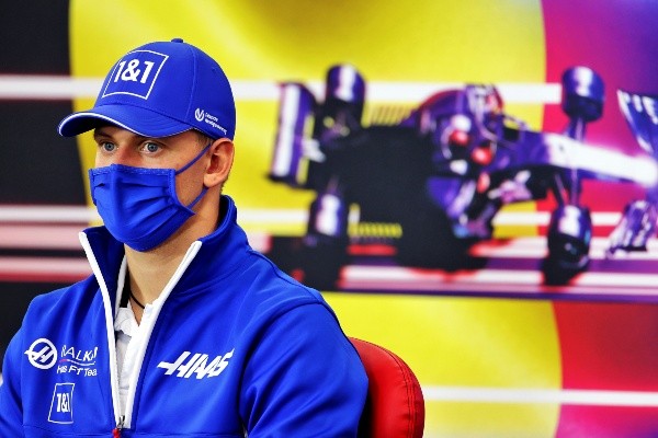 Mick Schumacher reclama de companheiro após lance no GP da Holanda Mick Schumacher reclama de companheiro após lance no GP da Holanda