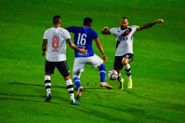 Rômulo dá entrevista desanimadora para o torcedor após nova derrota