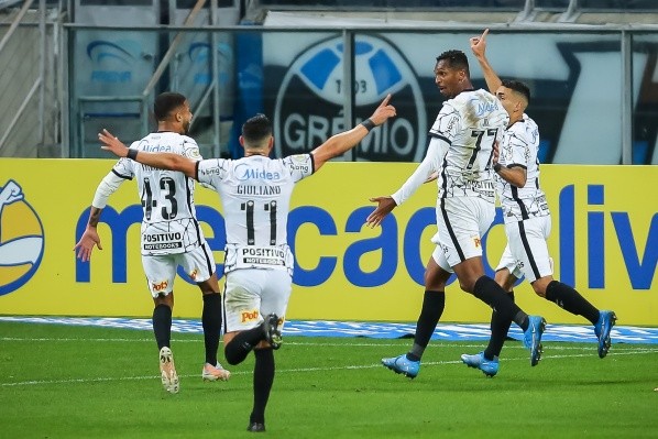 Jô Corinthians Grêmio