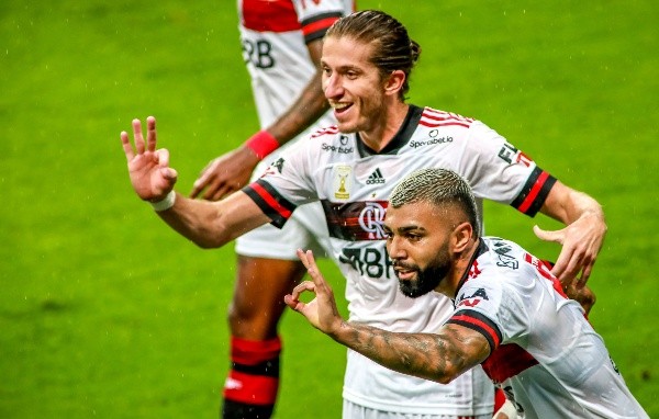Jogadores do Flamengo em partida contra o Grêmio. (Foto: Getty Images)