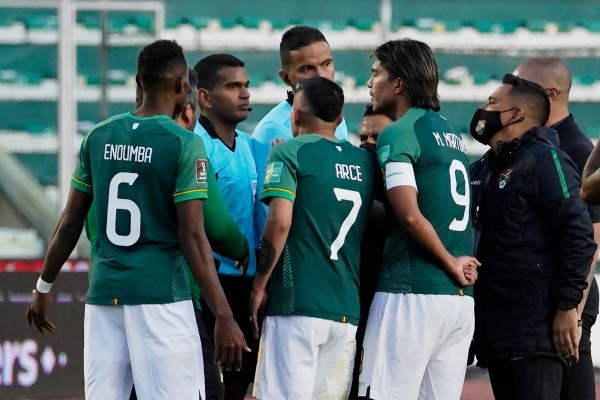 Bolívia em campo contra o Uruguai. (Foto: Getty Images)