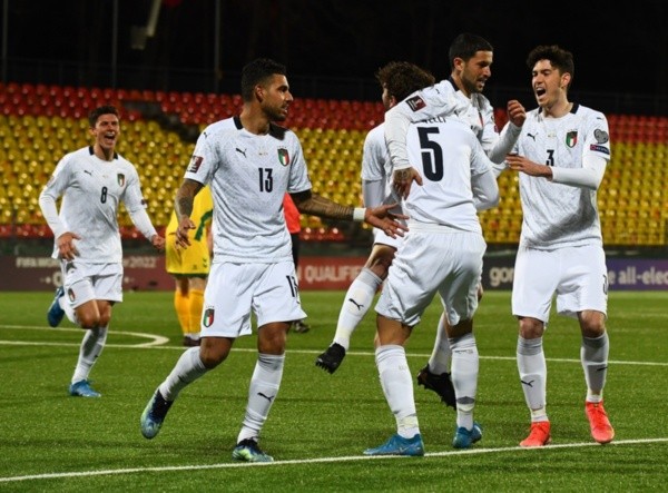 Comemoração de gol da Itália contra a Lituânia. Foto: Getty Images