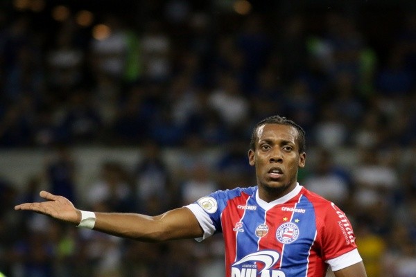 Moisés tem contrato com o Bahia até dezembro, mas Inter precisa comprar mais 15% de LE (Foto: Fernando Moreno/AGIF)