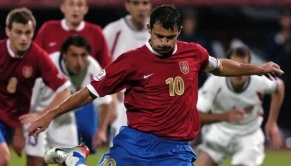 O meio-campista misto jogou 3 Copas do Mundo em 3 países diferentes. Fonte: Getty Images