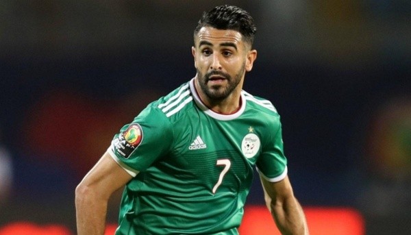 Campeão africano em 2019 como capitão da seleção selecionada. Fonte: Getty Images